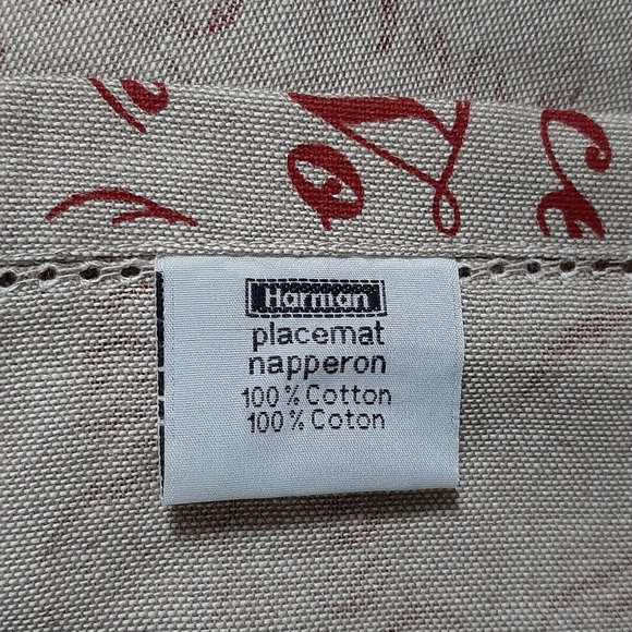 Harman Set of 8 Holiday Christmas Placemats 100% Cotton Like New 18 1/2" x 14" - Picture 5 of 5